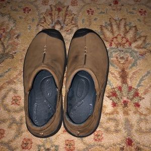 woman’s Keen shoes